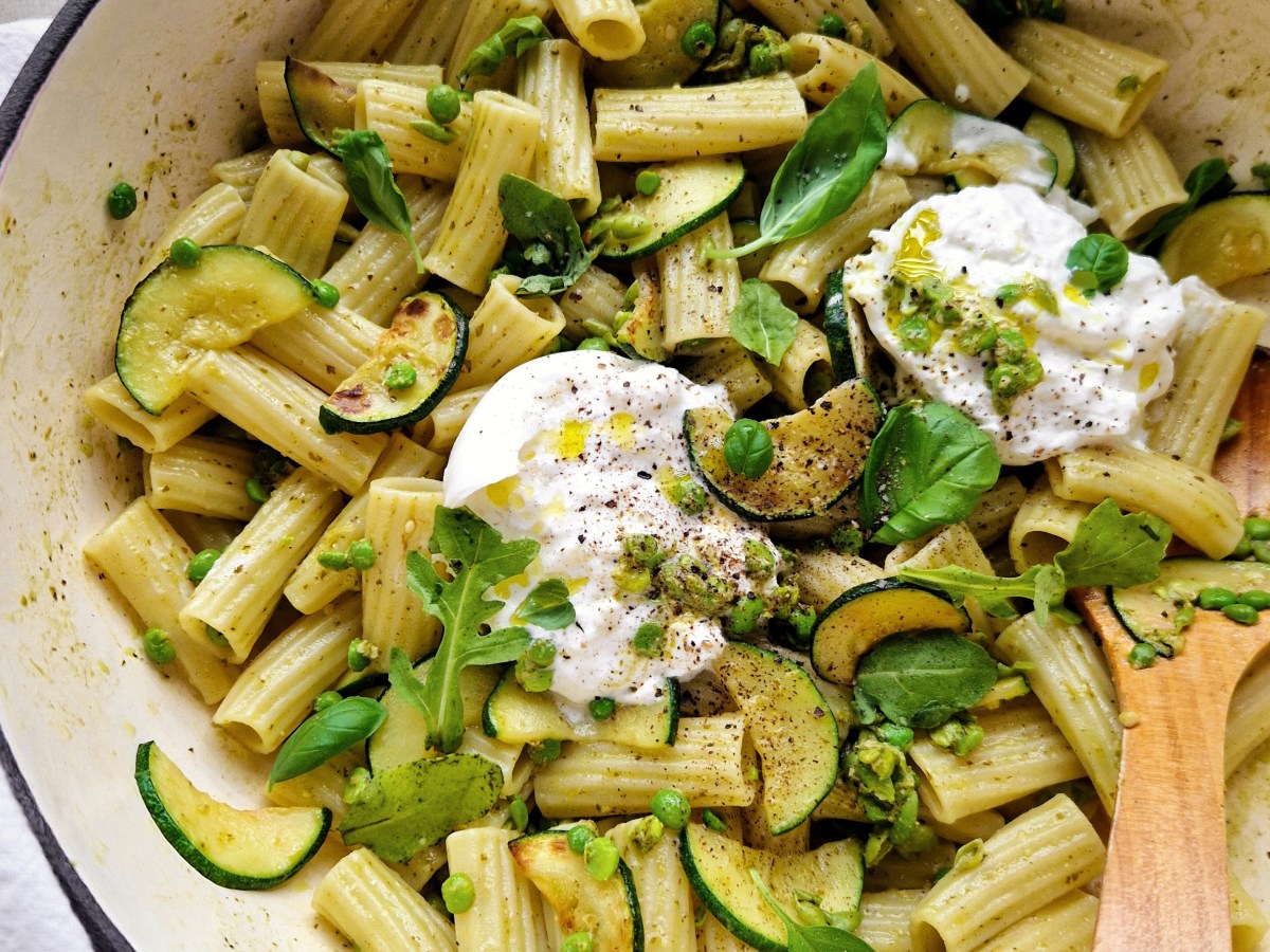 Pasta met citroen en&nbsp;doperwtenpesto